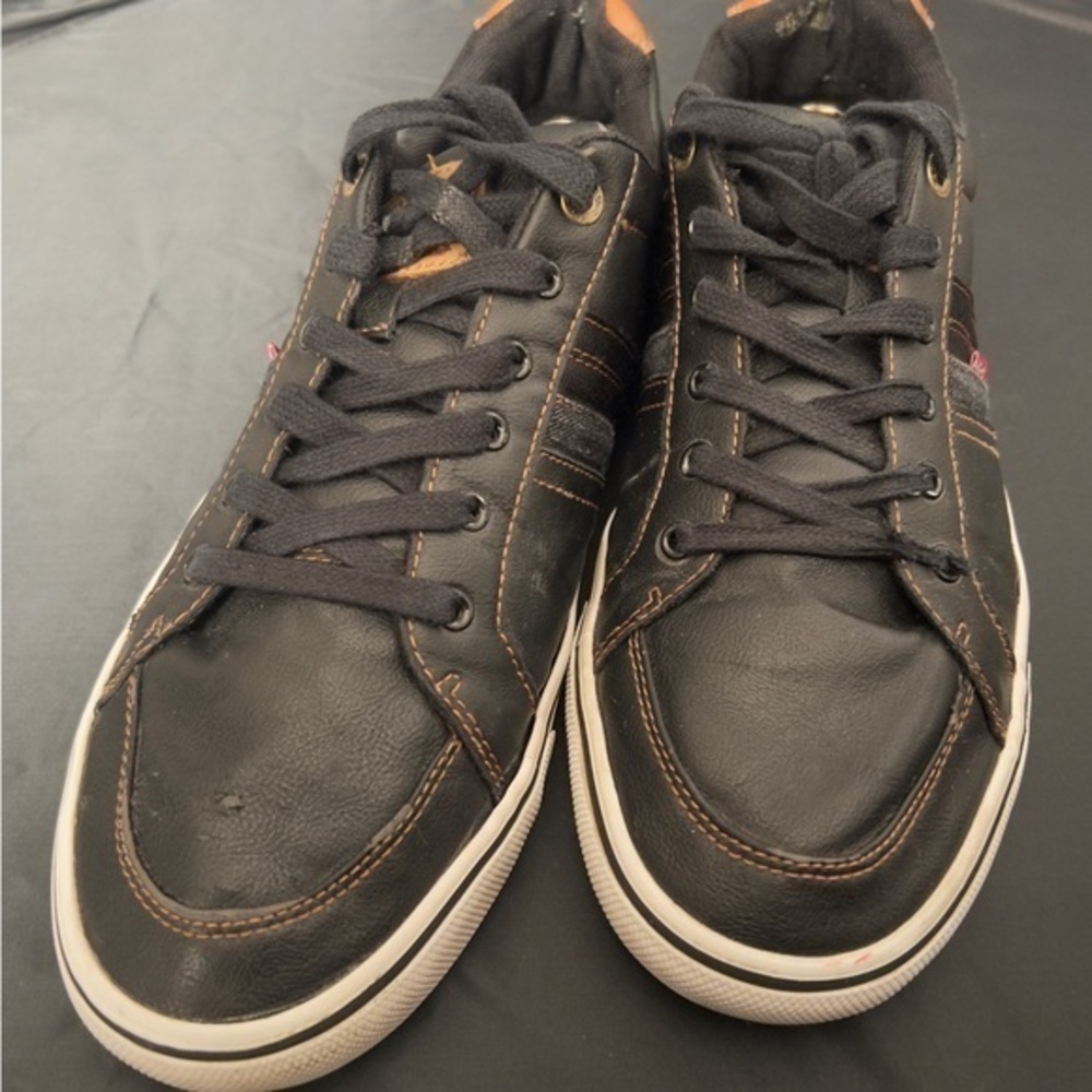 Levi’s Men’s Turner Nappa Casual Seaker Size 12